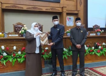 Paripurna DPRD Ma.Jambi1