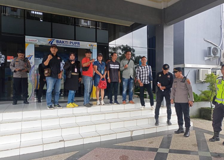 Peduli Danau Sipin, AWaSI Jambi Geruduk Kantor BWSS VI