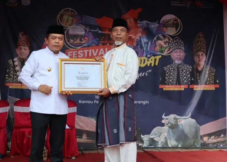 Bupati Merangin Bersama Gubernur Bantai Adat di Tabir