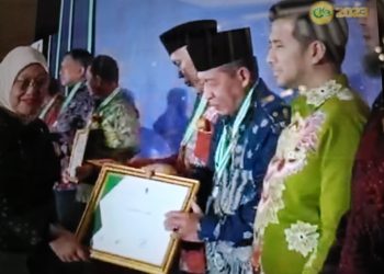 Wakili Gubernur Jambi, Wagub Sani Terima Penghargaan Pembina K3