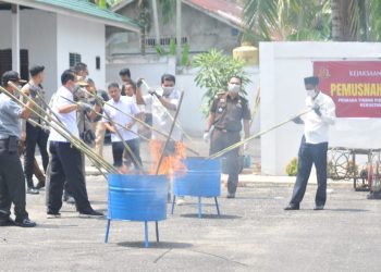 Sekretaris Daerah Batang Hari hadiri pemusnahan Barang Bukti Kejaksaan Negeri.