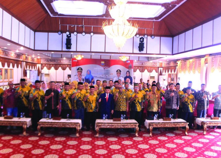 Gubernur Jambi ditengah Pengurus KKK Provinsi Jambi
