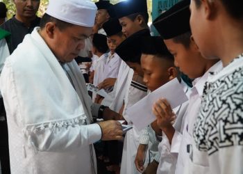 Gubernur Tarawih di Desa Malapari