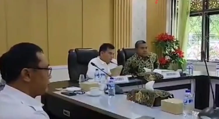 Komisi II DPRD Kota Jambi Hearing Dinas Terkait Mengenai Retribusi Kebersihan