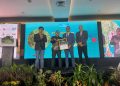 1 Yunianta saat terima penghargaan Indonesia CSR Brand Equity Awards | Sumber: Dokumentasi Perusahaan