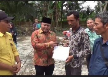 Kami berharap terhadap kelompok tani, diminta untuk merawat dan menjaga alat tersebut, karena alat pertanian ini untuk kepentingan bersama-sama