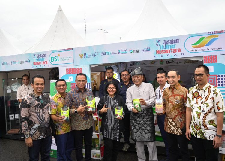 PTPN IV PalmCo bersama Holding PTPN dan BUMN lain menggelar Bazaar Jelajah Kuliner Nusantara di Medan, akhir pekan lalu. Direktur Hubungan Kelembagaan PTPN IV PalmCo mengungkapkan dari 4500 transaksasi melalui Pasar Digital BUMN senilai hampir 500 miliar selama JKN diselenggarakan diharapkan dapat menjadi stimulus bagi UMKM setempat