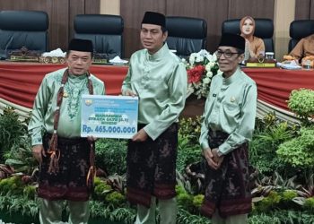 Total jumlah penerima beasiswa tersebut mencapai 380 orang.