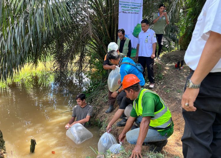 PTPN IV Regional 4, Berikan Bantuan Benih Ikan ke Masyarakat Wilayah Kerja