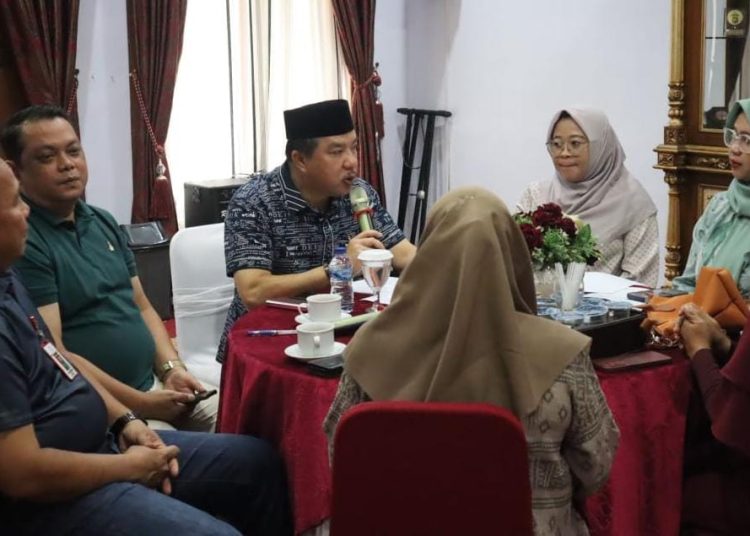 ’Terimakasih ibu-ibu bidan telah datang bersilaturahmi ke rumah dinas