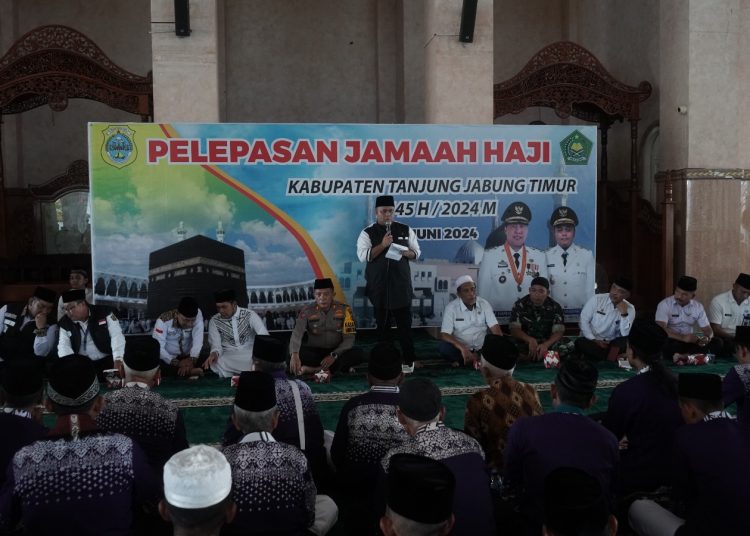 Robby juga berpesan kepada seluruh jemaah selalu menjaga kesehatan dan kekompakan