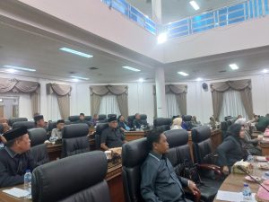 Wabup Bakhtiar juga menerangkan Pemerintah Daerah dapat menciptakan sistem pengelolaan keuangan daerah yang sesuai dengan keadaan dan kebutuhan daerah 