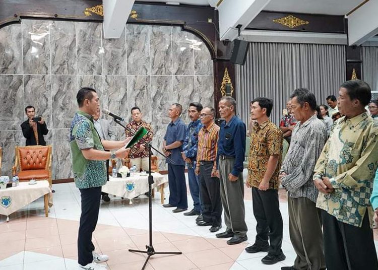 Bupati Batang Hari Muhammad Fadhil Arief menyampaikan atas nama pribadi dan pemerintah Kabupaten Batang Hari mengucapkan selamat dan sukses kepada Pengurus Adat Batak Kristiani Kabupaten Batang Hari