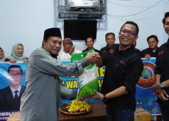 Pengurus Daerah IWO (Ikatan Wartawan Online) Kabupaten Batang Hari gelar bakti sosial sekaligus doa bersama Panti Asuhan Yatim (PAY)