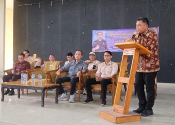 Sekda Budi Hartono Membagikan Sembako bersama PWI Muaro Jambi