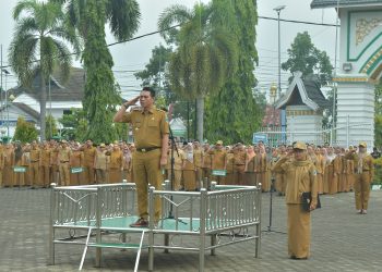 Hari pertama Bupati Batang Hari Muhammad Fadhil Arief memimpin upacara setelah melakukan cuti