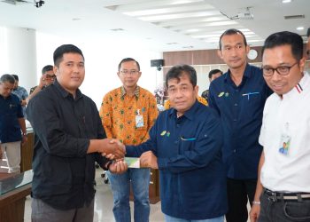 Sebanyak 78 orang tua anak penderita stunting di Kecamatan Bajubang, Kabupaten Batanghari, Provinsi Jambi, didaftarkan dan dibayarkan iurannya sebagai peserta BPJS Ketenagakerjaan