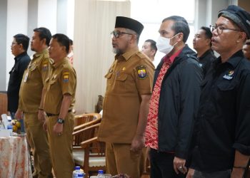 Olahraga masyarakat akan semakin dibutuhkan kehadiran dan perannya sebagai sarana komunikasi sosial untuk menggerakkan dan memfasilitasi interaksi sosial yang lebih baik