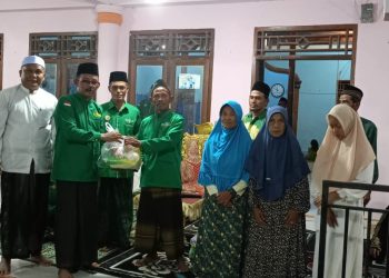 Ustadz Muhammad Khoironi dari Desa Purwodadi dalam tausiahnya di Kecamatan Tebing Tinggi menyampaikan bahwa Lailatul Ijtima memiliki nilai lebih dalam mempererat hubungan antara ulama dengan masyarakat, serta antara generasi muda Nahdhatul Ulama ( NU ) dengan para sesepuh