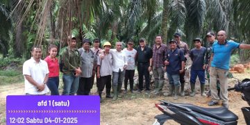 Kunjungan Region Head PTPN IV Region 4 Khayamudin Panjaitan dalam rangka silaturrahmi kepada seluruh karyawan, baik karyawan pimpinan dan pelaksana di kebun sekaligus field day untuk bersama sama berkomitmen untuk menjaga kinerja terbaik demi mencapai target yang lebih optimal pada tahun 2025.