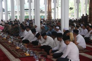 Semoga kita dapat meneladani akhlak mulia Rasulullah SAW dalam kehidupan sehari-hari.  Dengan demikian, kita dapat meraih ridho Allah SWT dan keberkahan hidup didunia dan akhirat