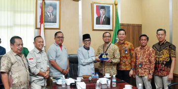 Wakil Bupati Batang Hari H.Bakhtiar menerima Audiensi PT PLN (Persero) UP3 Jambi tentang dukungan implementasi Paket Kebijakan Ekonomi untuk Kesejahteraan