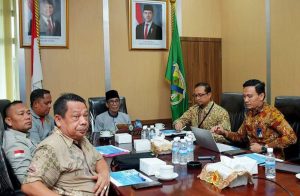 Release Kantor Pusat PLN pastikan listrik daya 2,200VA ke bawah akan menikmati diskon 50% dari penggunaan daya listrik. Paket Kebijakan ini terhitung penggunaan daya listrik bulan Januari 2025 s/d Februari 2025