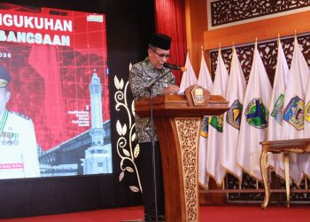 Wakil Gubernur Jambi Drs. H. Abdullah Sani, M.Pd.I mengukuhkan Pengurus Forum Pembauran Kebangsaan (FPK) Provinsi Jambi Periode Tahun 2024-2026