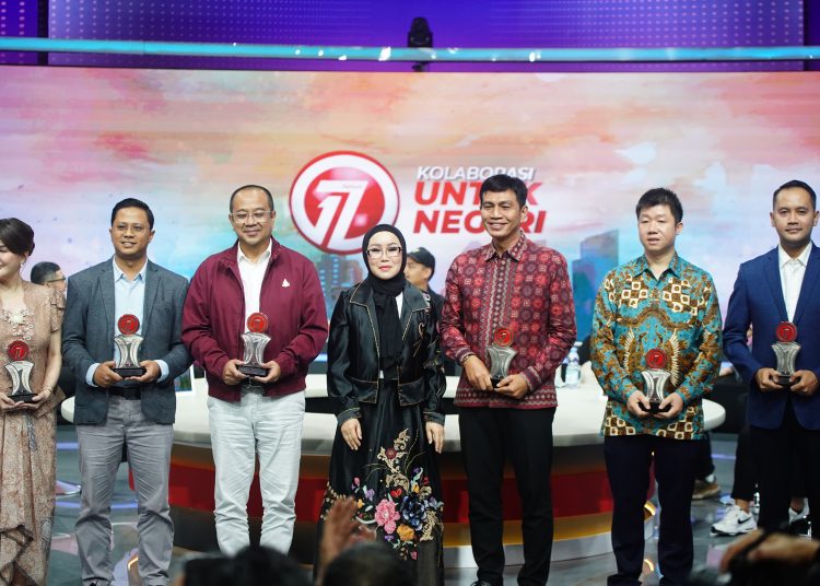 Penghargaan yang diterima Fadhil, atas dedikasi dan inovasi yang dilakukan terhadap pelayanan kepada masyarakat di bidang kesehatan. Program Dokter Tangguh menjadi daya tarik sendiri dan penilaian sendiri oleh pihak TV ONE. Sejak program ini diluncurkan pada Agustus 2022