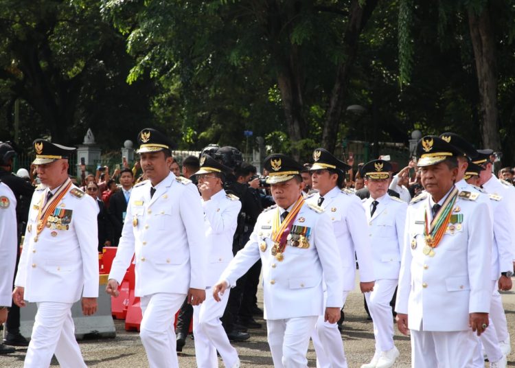 Keputusan Menteri Dalam Negeri Nomor 100.2.1.3-1719 Tahun 2025 tentang Pengesahan Pengangkatan Kepala Daerah dan Wakil Kepala Daerah pada Kabupaten dan Kota Hasil Pemilihan Kepala Daerah Serentak 2024 Masa Jabatan 2025-2030 dilakukan oleh Sekretaris Jenderal Kementerian Dalam Negeri, Bapak Tomsi Tohir