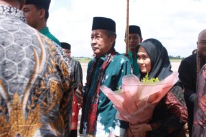 Pada hari ini, saya dengan Bapak Wakil Gubernur kembali ke Jambi. Tentu, kami telah menerima banyak hal baru selama kunjungan ke Magelang