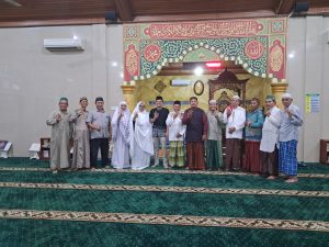 Menno memberikan ceramah yang bertujuan untuk meningkatkan pemahaman dan kesadaran masyarakat dalam mengelola lingkungan, menjaga kebersihan, menciptakan UMKM dan meningkatkan ekonomi masyarakat
