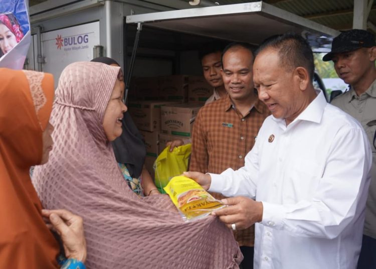 Pemkab Merangin Gelar Pasar Murah di Desa Tambang Emas