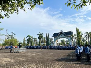 Sinergi Pusat dan Daerah Membangun Nusantara Menuju Indonesia Emas 2045 di lapangan Kantor Bupati Batanghari
