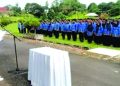 Prosesi pelantikan dan pengambilan sumpah, Bupati yang juga didampingi Wabup Tanjabtim, Muslimin Tanja serta Sekda dan jajaran pejabat OPD tersebut, berlangsung di lapangan Kantor Bupati, Komplek Perkantoran-Bukit Benderang