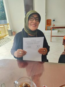 Surat pancung alas yang diserahkan oleh Ibu Rogayah menjadi salah satu dokumen penting dalam upaya pembuktian penguasaan dan pengelolaan lahan yang diklaim telah digarap keluarganya sejak tahun 1977/1978
