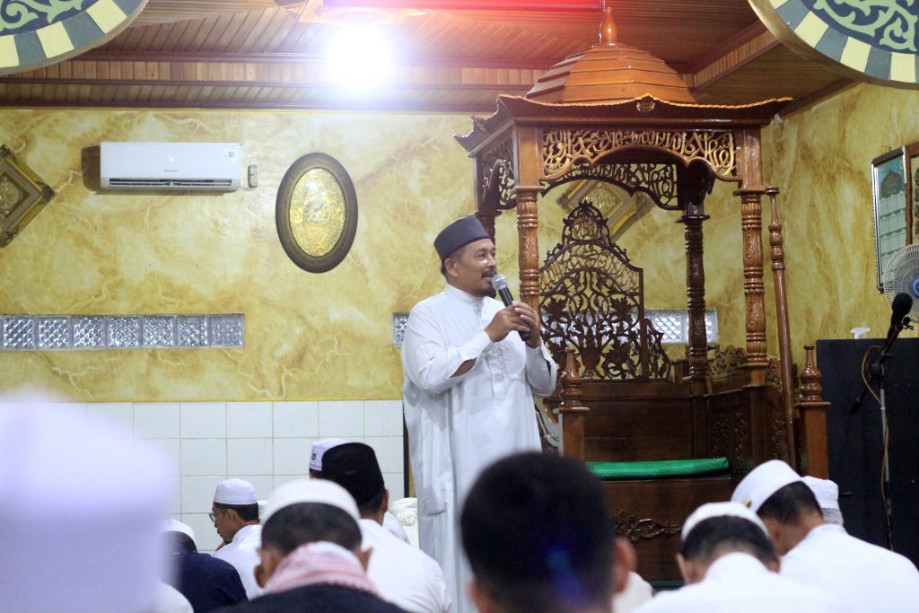 Dikatakan Sekretaris Masjid Al Munawwarah DR Yatno, direncanakan besok hari Sabtu akan menyembelih hewan qurban sebanyak 12 ekor sapi termasuk satu ekor sapi pemberian dari PT.SAS dan delapan ekor kambing