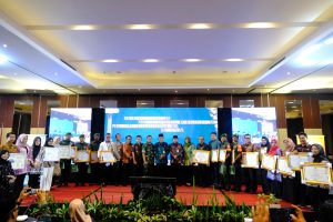 Setelah mendapatkan data kita juga harus mengatur strategi yang digunakan. Bagaimana strategi dalam rangka menjalankan untuk mencapai tujuan dan apapun materi, apapun strategi harus dipastikan dapat dilaksanakan dan buat orientasi untuk mencapai tujuan tersebut