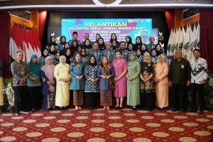 Kepada tadi yang sudah dikukuhkan, semua anggota, tentunya kami berharap kedepannya bekerja lebih sungguh-sungguh dan bekerja sama dengan berbagai pihak dalam memajukan kerajinan yang ada di Provinsi Jambi