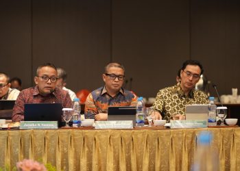 Kunjungan Kerja Spesifik bertema penguatan sinergi untuk mengakselerasi transformasi industri kelapa sawit nasional itu dihadiri oleh Ketua Tim Komisi VI DPR RI, Prof. Dr. Drs. H.A.M. Nurdin Halid beserta Anggota DPR RI Komisi VI lainnya, Asisten Deputi Bidang Industri Perkebunan Dan Kehutanan Kementerian BUMN Faturohman, Direktur Utama Holding Perkebunan PTPN III (Persero) Denaldy Mulino Mauna beserta jajaran, Direktur Utama PTPN IV Palmco Jatmiko Santosa beserta jajaran, beberapa Direksi Sub Holding lainnya dan Regional Manajemen PTPN IV Regional 1 dan 2. Ketua Tim Kunjungan Kerja Komisi VI DPR RI Prof. Dr. Drs. H.A.M. Nurdin Halid yang memimpin jalannya rapat menegaskan bahwa sektor kelapa sawit memiliki posisi yang sangat strategis dalam struktur perekonomian nasional