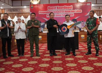 Gubernur Al Haris menyatakan bahwa beberapa langkah dan upaya penanganan Karhutla dan minimalisir resiko yang telah dilakukan diantaranya adalah penetapan status Siaga Darurat Bencana Kebakaran Hutan dan Lahan di Provinsi Jambi