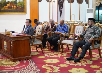 Gubernur Al Haris menegaskan bahwa calon Komisaris dan Direktur ini mempunyai attitude dan kompetensi yang baik serta mempunyai komitmen yang kuat dalam membenahi dan mengembangkan PT. JII kedepannya