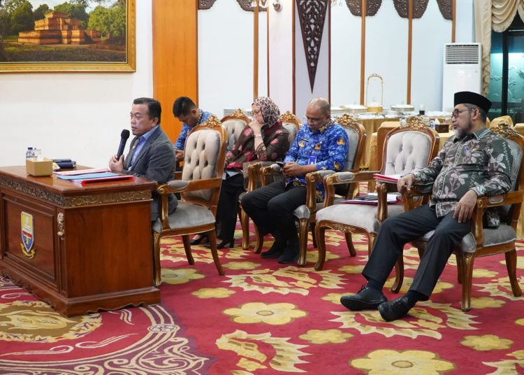 Gubernur Al Haris menegaskan bahwa calon Komisaris dan Direktur ini mempunyai attitude dan kompetensi yang baik serta mempunyai komitmen yang kuat dalam membenahi dan mengembangkan PT. JII kedepannya