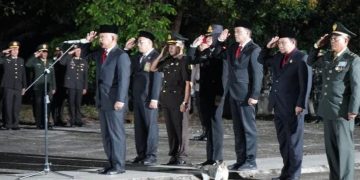 ’Malam ini, mari kita berjanji dihadapan Sang Pencipta dan dihadapan leluhur kita yang telah gugur bahwa kita akan menjaga Indonesia sekuat tenaga