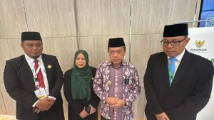 Dihadapan para wartawan usai menerima penghargaan Gubernur Al Haris menyampaikan rasa syukurnya