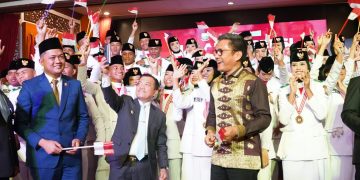 Resepsi Kenegaraan ini dihadiri langsung oleh Gubernur Jambi, Dr. H. Al Haris, S.Sos., MH., Wakil Gubernur Jambi, Drs. H. Abdullah Sani, Ketua TP-PKK Provinsi Jambi Hj. Hesnidar Haris, jajaran Forkopimda Provinsi Jambi, jajaran Pimpinan OPD Provinsi Jambi, Pimpinan Instansi Vertikal, serta tamu undangan lainnya