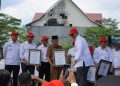 Wagub Sani menyampaikan penghargaan yang setinggi-tingginya kepada Rektor, jajaran pimpinan, para dosen, panitia, serta mahasiswa senior Universitas Jambi yang telah bekerja keras sehingga rangkaian kegiatan PKKMB tahun 2025 berjalan lancar, tertib, dan penuh dengan nilai edukasi. "Bagi adik-adik mahasiswa baru, PKKMB menjadi pintu gerbang untuk memasuki kehidupan akademik yang sesungguhnya