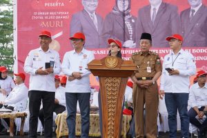 Saya bangga mendengar bahwa kampus ini berhasil mencatatkan beberapa rekor MURI, sebuah pencapaian yang bukan hanya membanggakan bagi Universitas Jambi