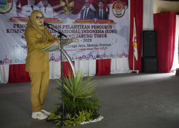 Pengukuhan dilakukan langsung oleh Ketua KONI Provinsi Jambi Mat Sanusi