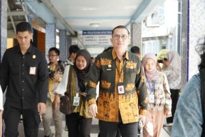 Hari ini saya memberikan predikat “Sangat Baik” kepada RSUD Raden Mattaher. Tentunya capaian ini bukan hanya simbol saja, besar harapan saya ini adalah kerja keras, kerja bersama, capaian untuk melayani masyarakat 